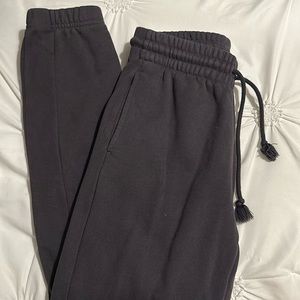 Aritzia TNA cozy sweatpants